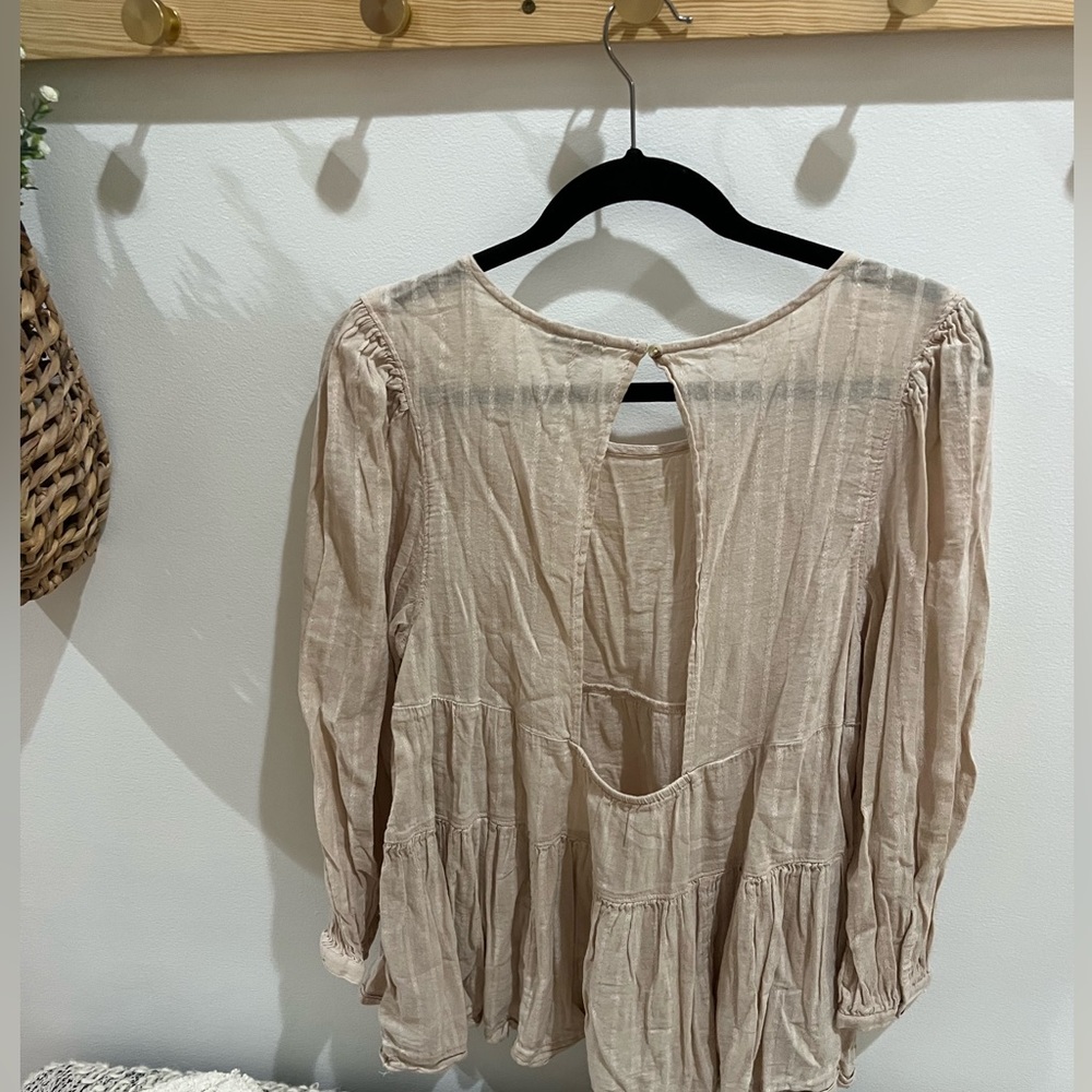 AE blouse - Picture 2 of 2